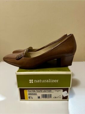 Naturalizer Fulton Taupe Leather Low Block Heel Pumps